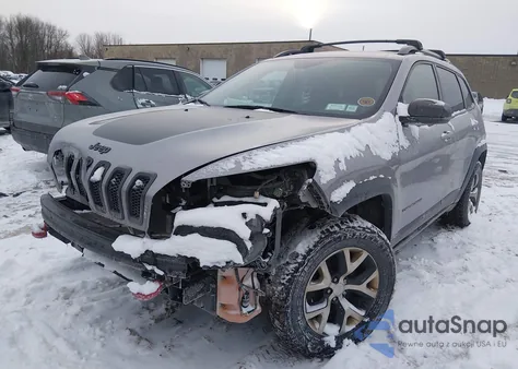 2018 Jeep Cherokee Trailhawk 4X4 from USA, damaged, VIN 1C4PJMBB9JD559395